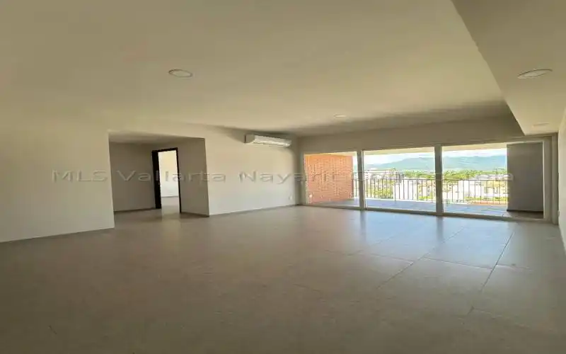LIVING CONDO 504A