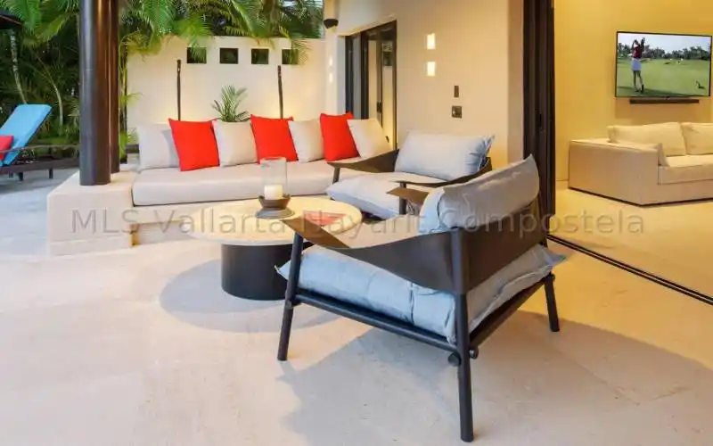 19_Outdoor-Dining_Lounging-Terrace