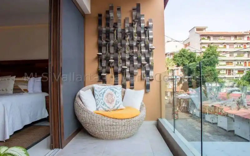 102NLS balcon recamara