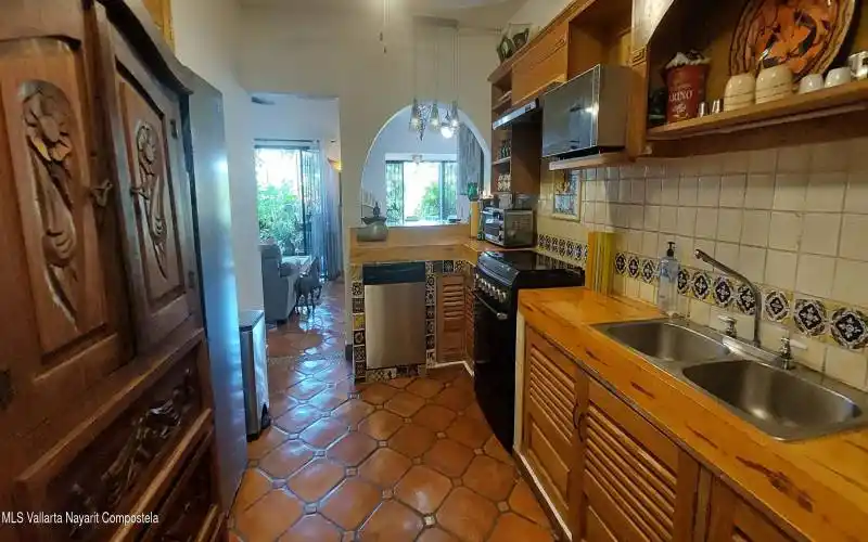 Kitchen full view