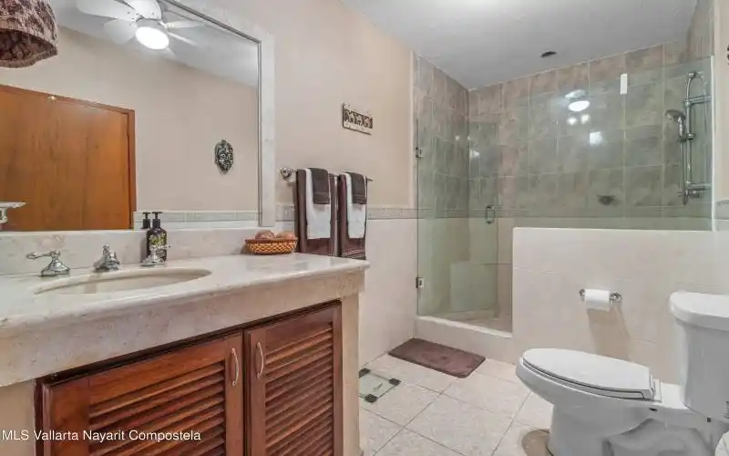 2nd Bathroom