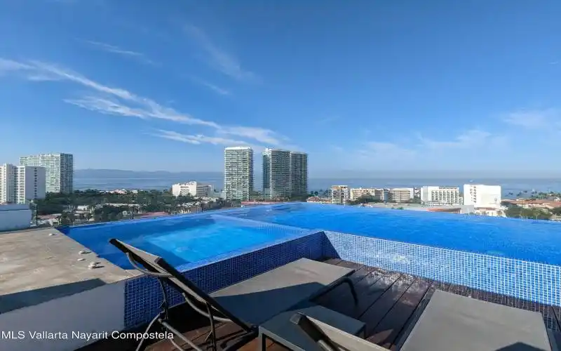 roof top pool