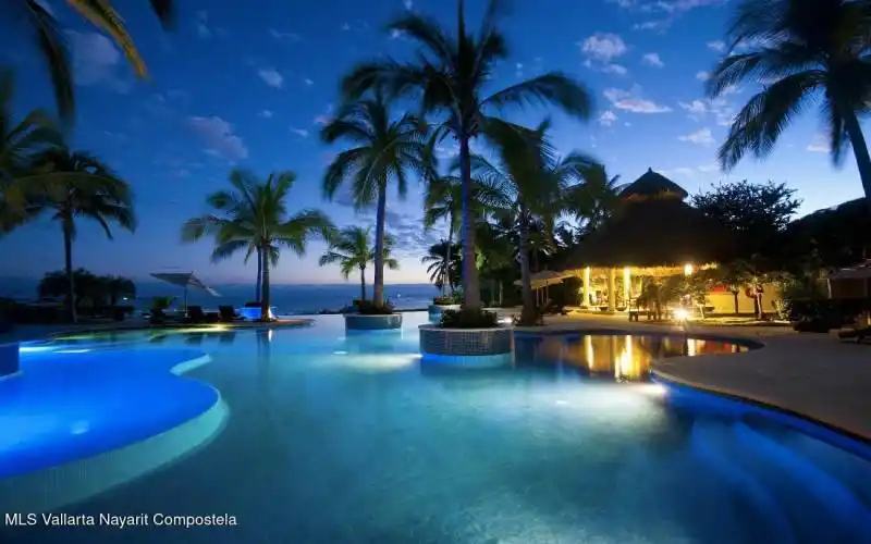 Alamar beach club