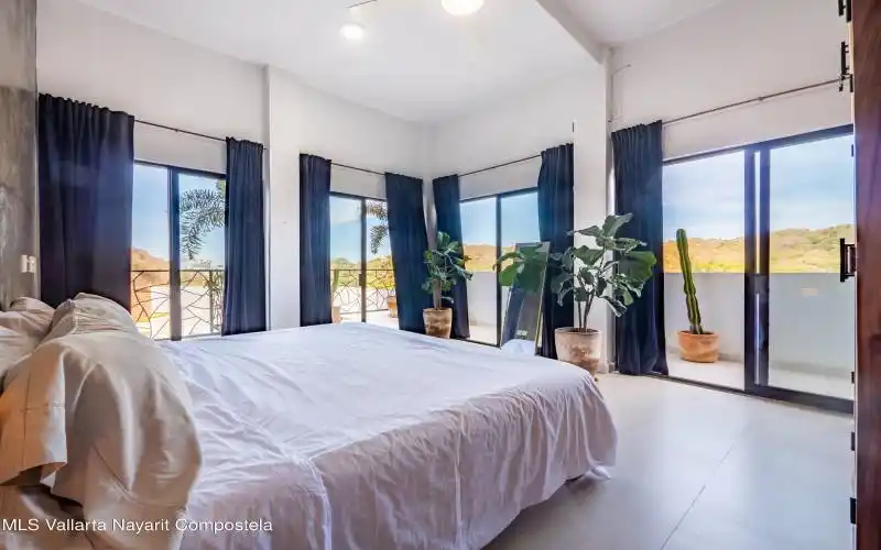 011 - bed view