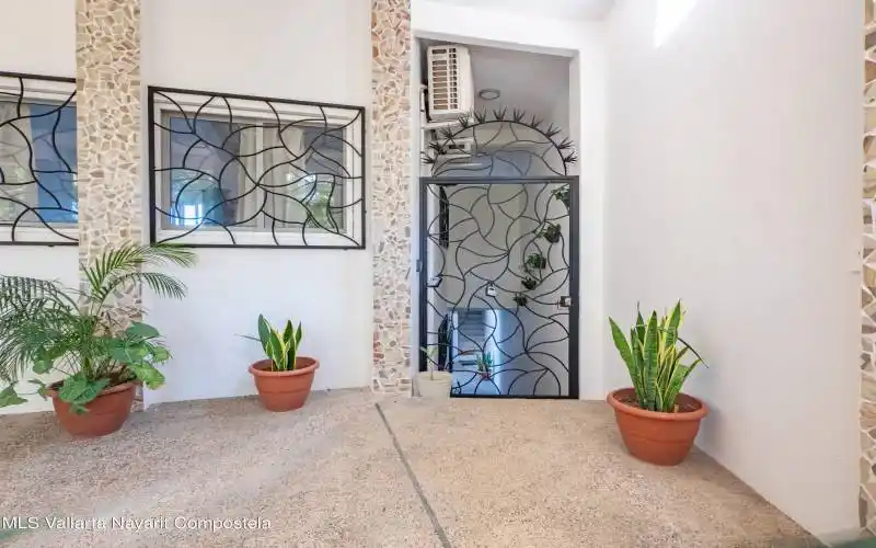 032 - front gate