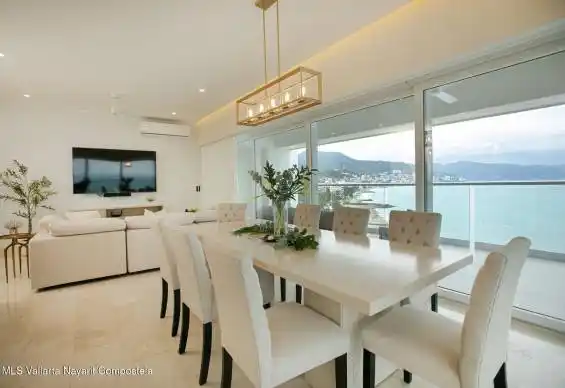 Full Dining Room Harbor 801