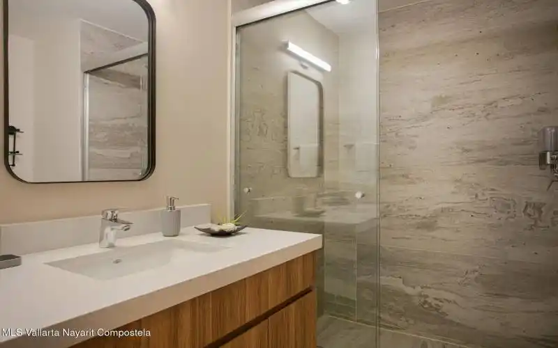 Ensuite Bathroom Harbor 801