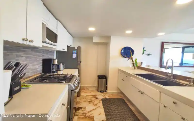2.- Kitchen (1)