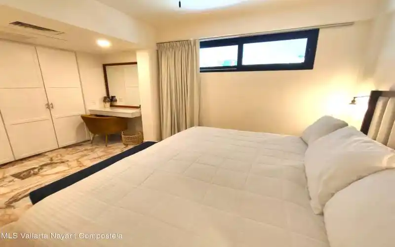 1.- Master bed (3)