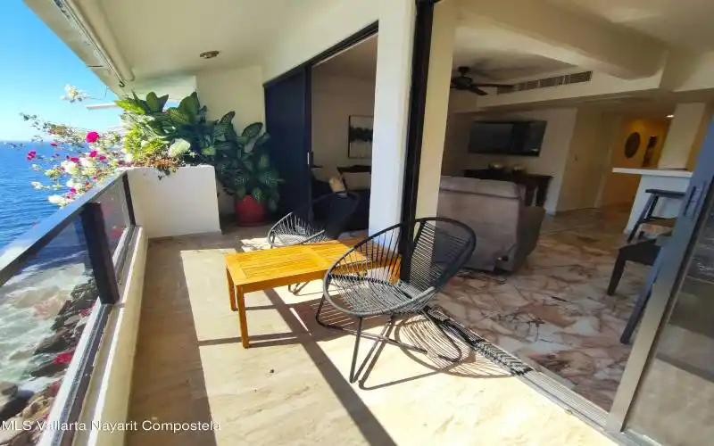 6.- Terrace & view (2)