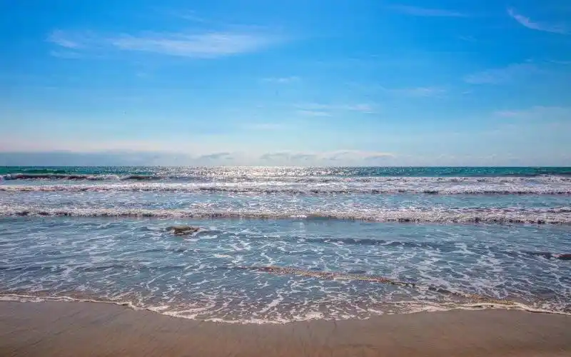 NV gently sloping beach