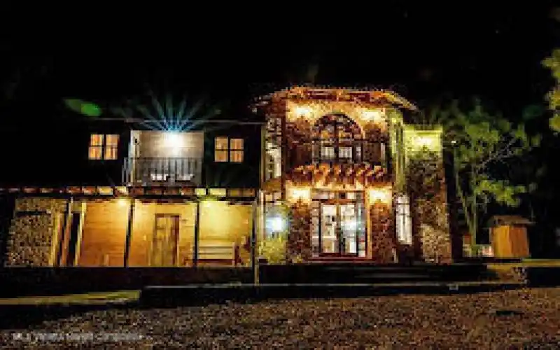 Hotel de frente