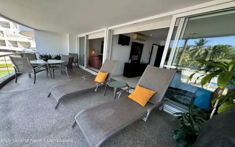 VM315 Spacious terrace