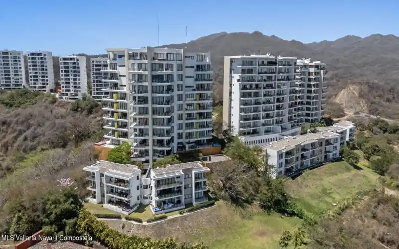DJI_20250402035433_0179_D