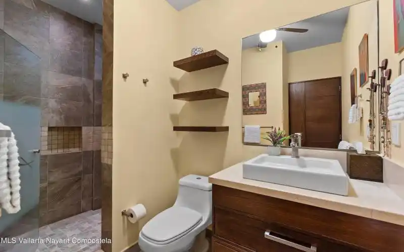 Ensuite