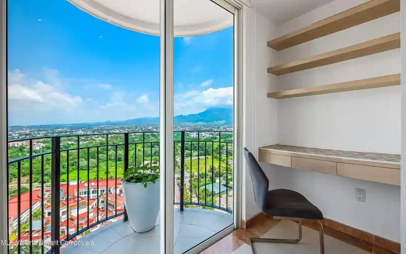 balcony for 2nd bedroom