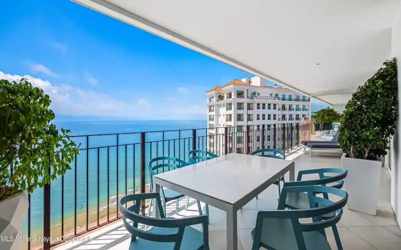 balcony