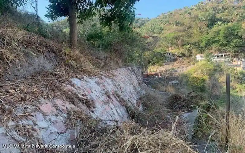 Alta Vista Wall