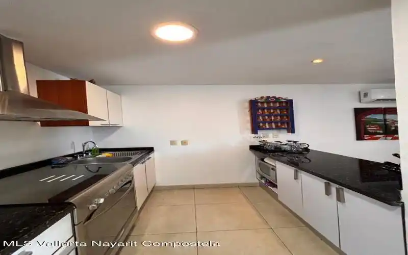 Kitchen 3