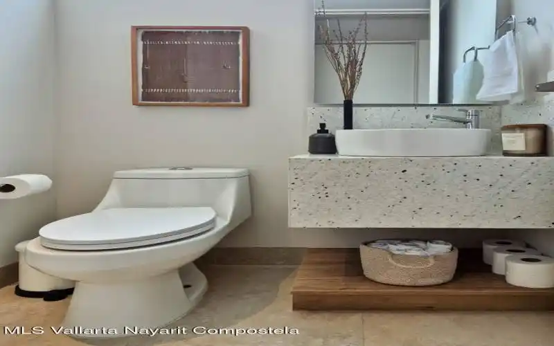 SECONDARY BATHROOM