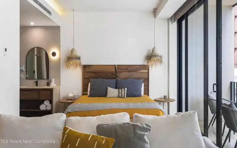 Nomada 2D-9