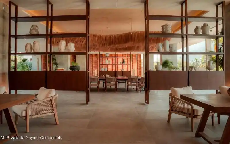OASIS - LOBBY