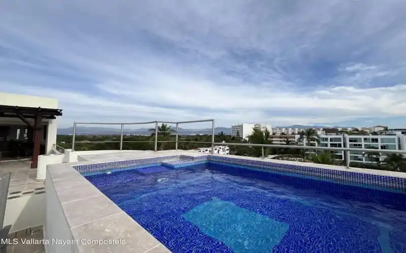 rrivate Pool