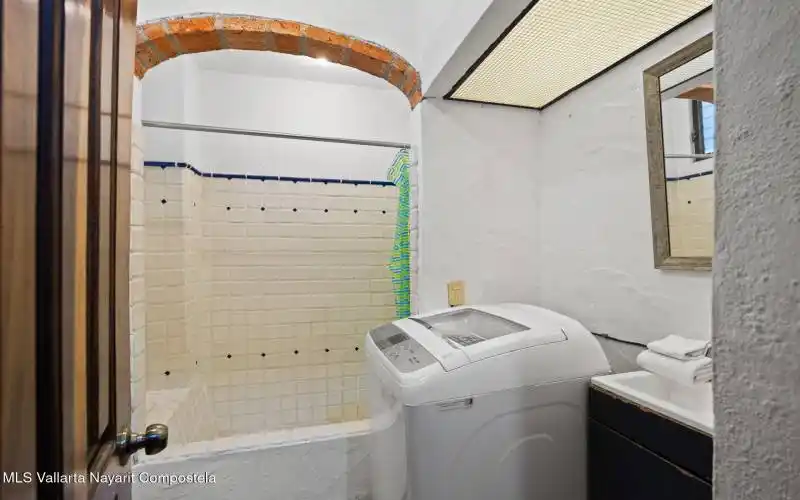 2nd Bathroom - - Puerto de Luna 622 ED 6