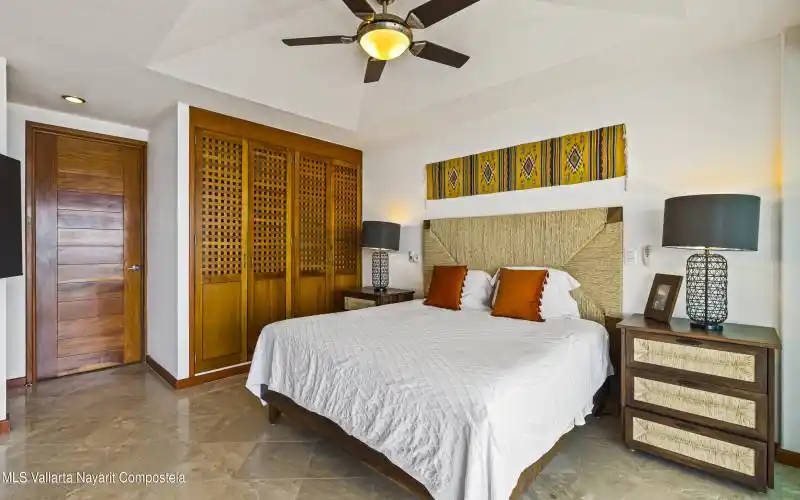 Vista Bahia II, 22-25