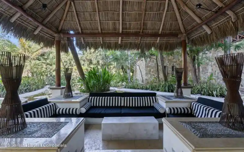 Relaxing common sitting area