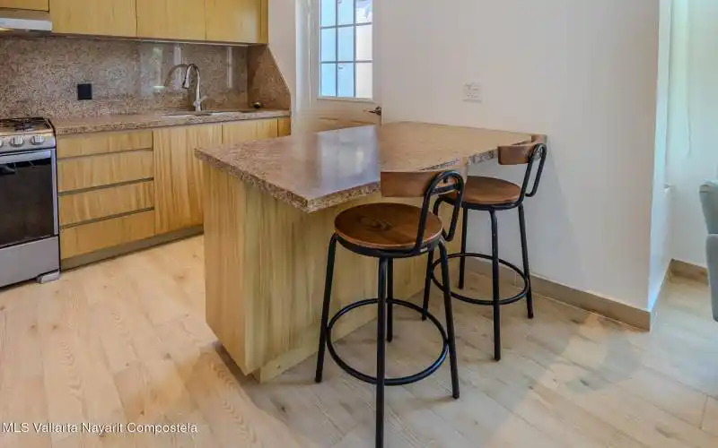 Condo 3 Breakfast Bar