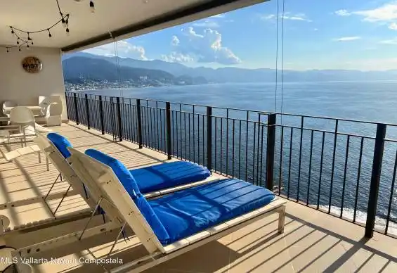GV balcony 2