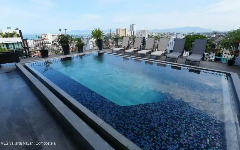ROOFTOP VIEW