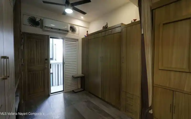 STUDIO WITHOUT MURPHY BED