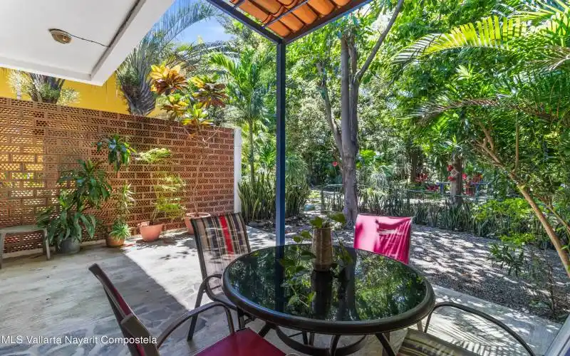 Casa Mandarin Patio 2
