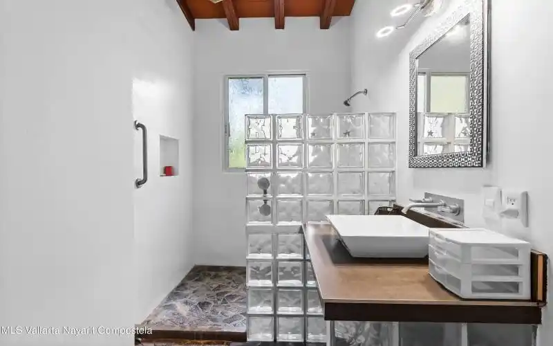 Casa Tomate Bathroom