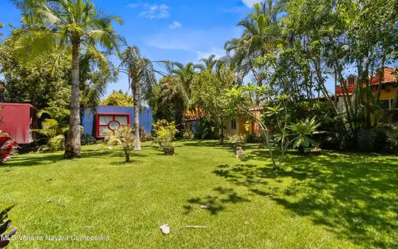 BeautifulLAwns