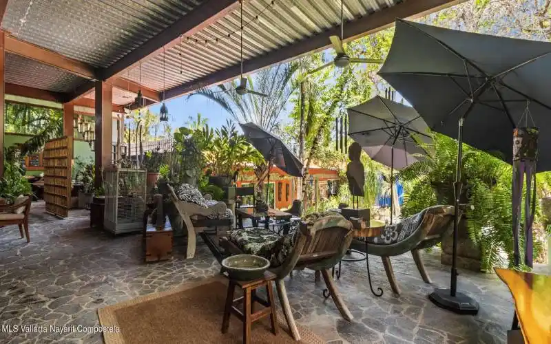 PrivateResidence_OutdoorLounge