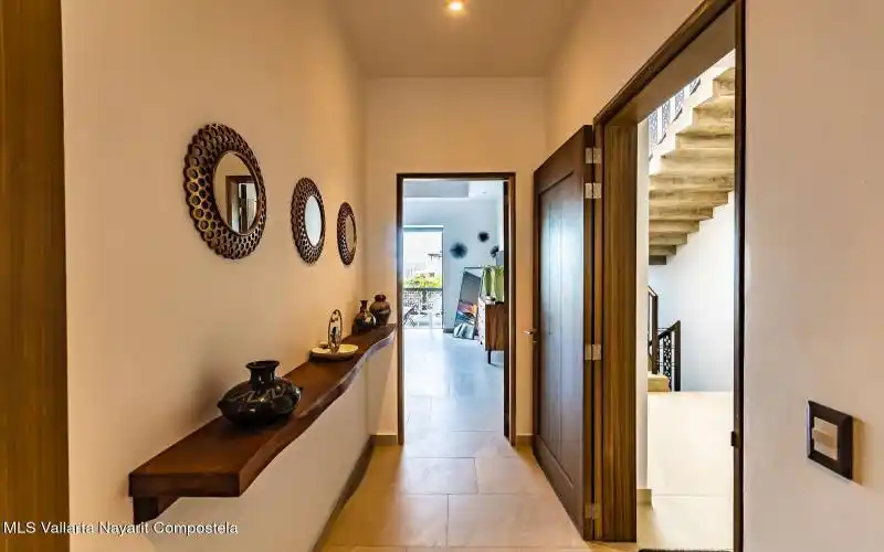 Urban 7A Entrance Hall