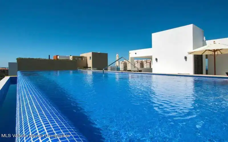 Urban 7A Infinity pool