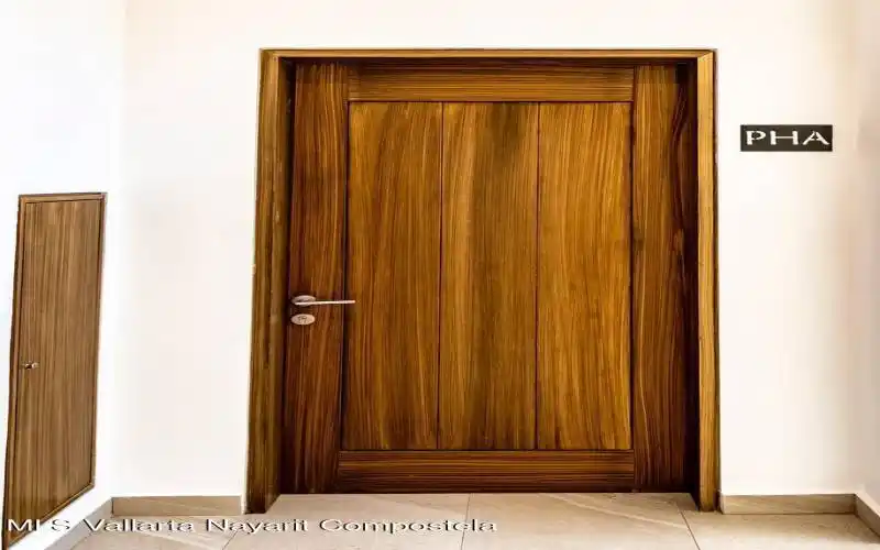 Urban 7A Door