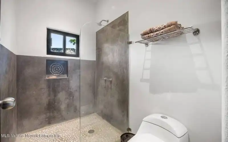 MHS Shwr upst