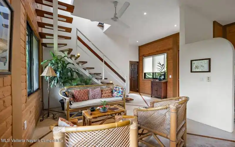MHouse Lroom