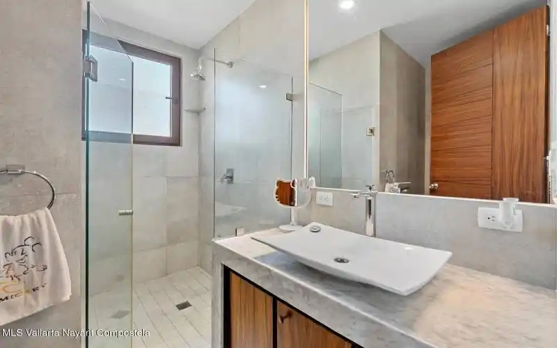 (3) Condo 602 Bathroom