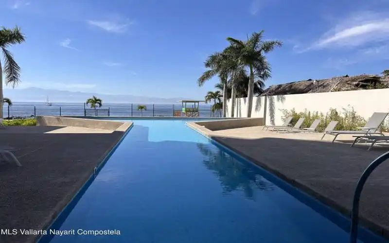 Vista al mar desde alberca 1