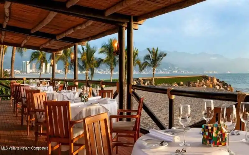 velasvallarta-gallery-04