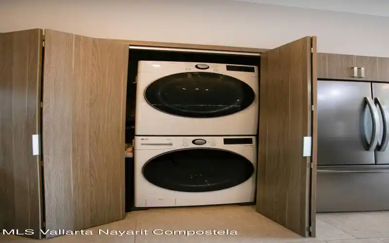 2H5A9321