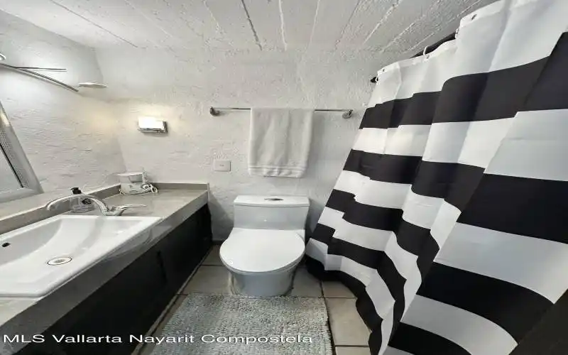 Bathroom1