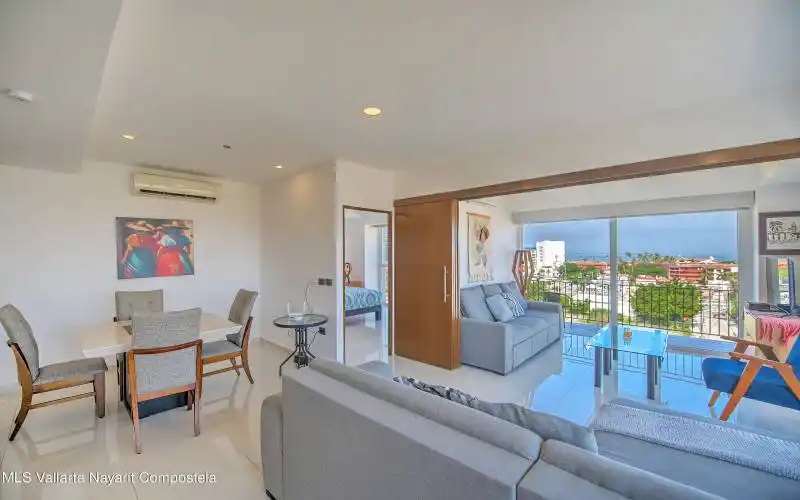 SOHO SKIES 703 LOW-10