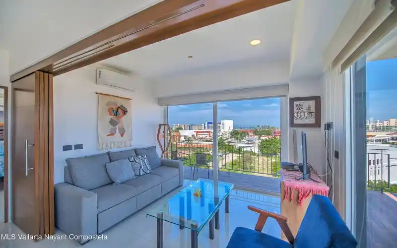 SOHO SKIES 703 LOW-13